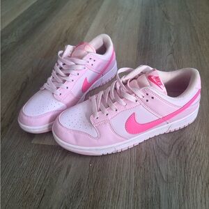 Nike Pink Dunk Low Sneakers Classic Design